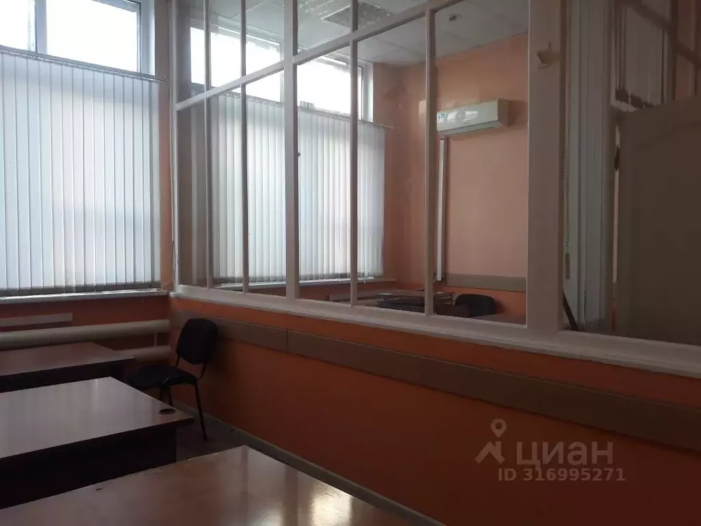 Офис в Саратовская область, Саратов ул. Имени Н.Г. Чернышевского, 203 ... - Фото 1