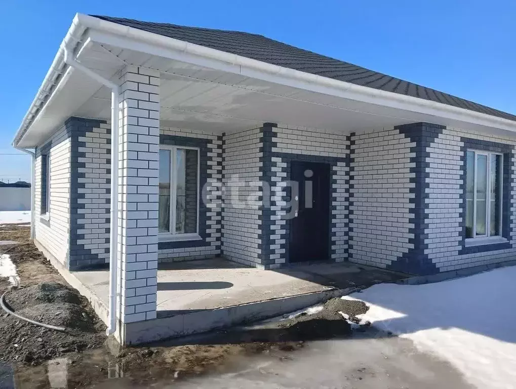 Дом в Тюменская область, Тюменский муниципальный округ, с. Чикча, ... - Фото 1