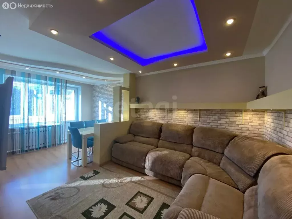 3-комнатная квартира: Петропавловск-Камчатский, улица В.В. ... - Фото 2