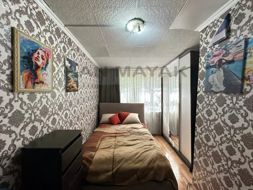 3-комнатная квартира: Майкоп, Старобазарная улица, 3 (38.1 м) - Фото 1
