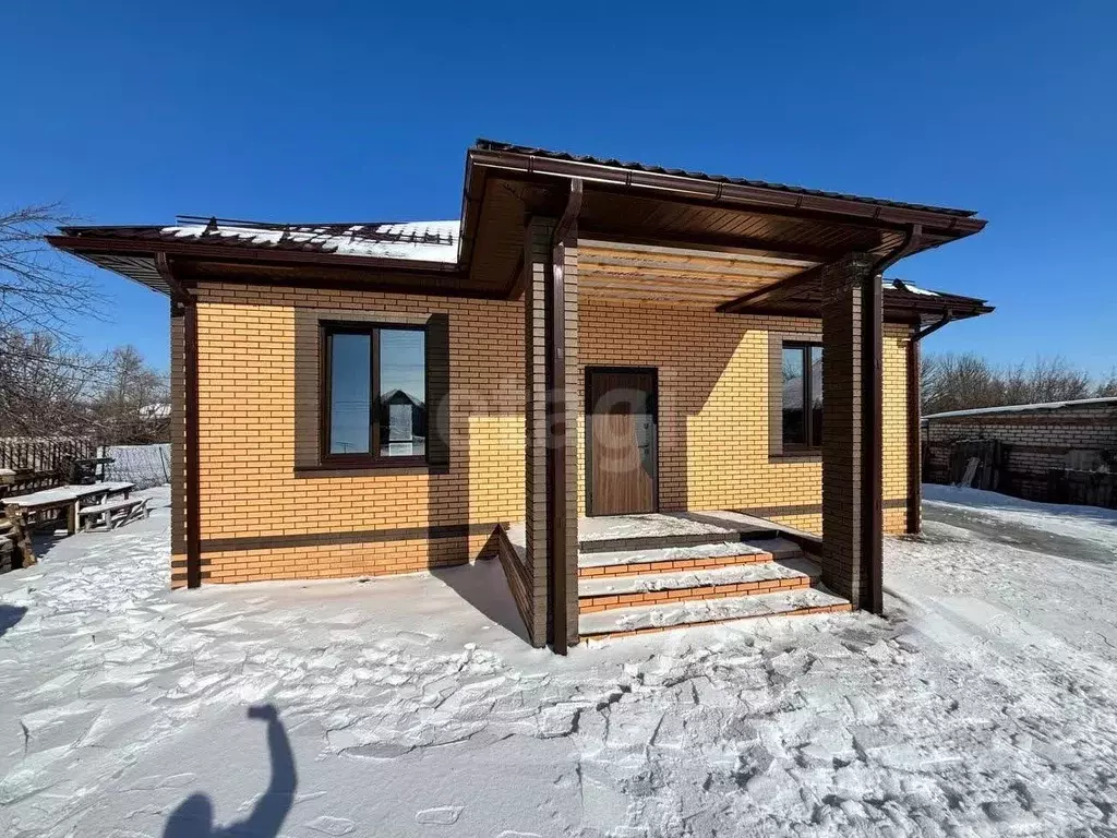 Дом в Белгородская область, Валуйки Комсомольская ул., 58 (85 м) - Фото 1