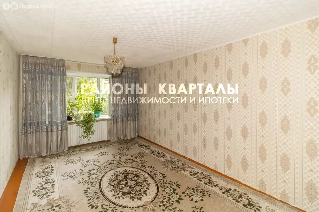 3-комнатная квартира: Челябинск, улица 50-летия ВЛКСМ, 37Б (65 м) - Фото 0