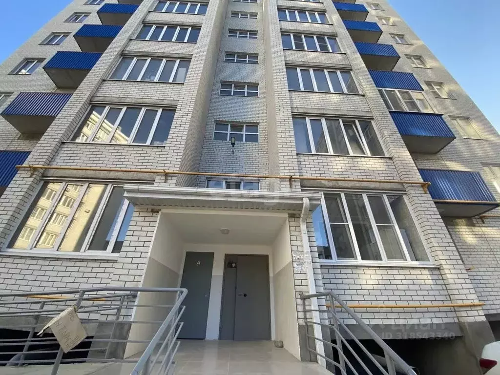 2-к кв. Карачаево-Черкесия, Черкесск ул. Космонавтов, 98Д (72.6 м) - Фото 0