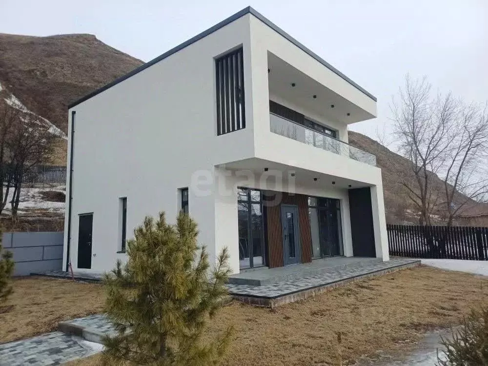 Дом в Красноярский край, Красноярск Благодатная ул., 10 (155 м) - Фото 1
