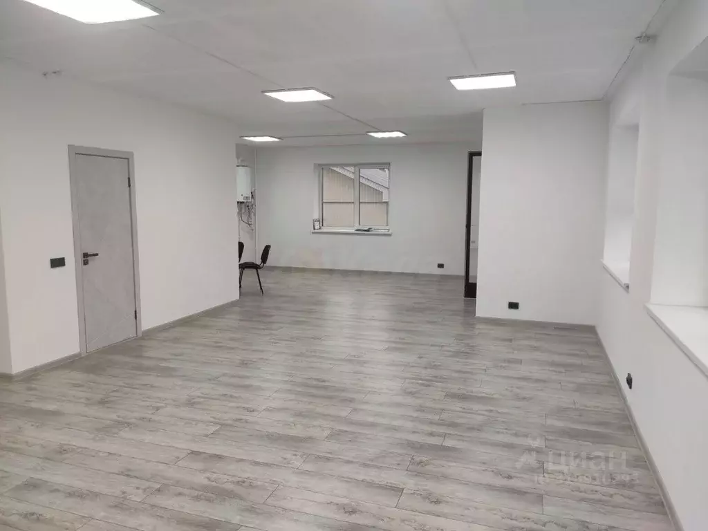 Офис в Ульяновская область, Ульяновск Верхнеполевая ул., 8 (70 м) - Фото 0