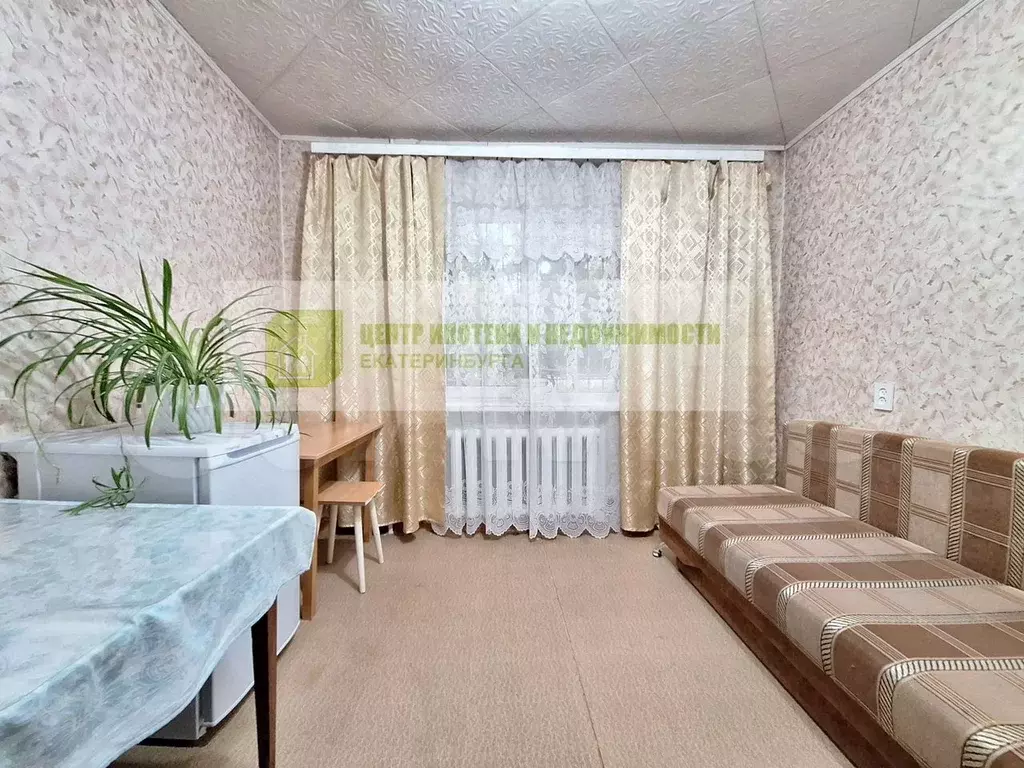 Комната 12,1 м в 8-к., 1/9 эт. - Фото 1