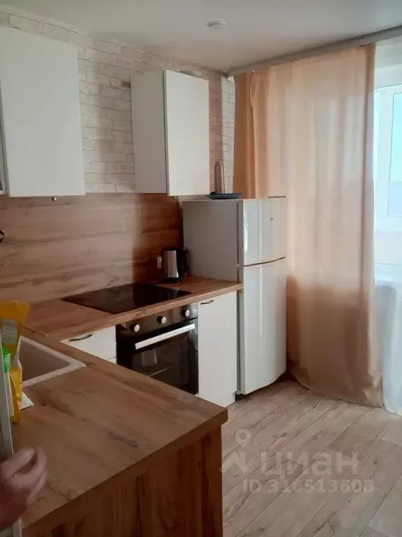 2-к кв. Красноярский край, Шарыпово 6-й мкр, 40 (65.0 м) - Фото 0