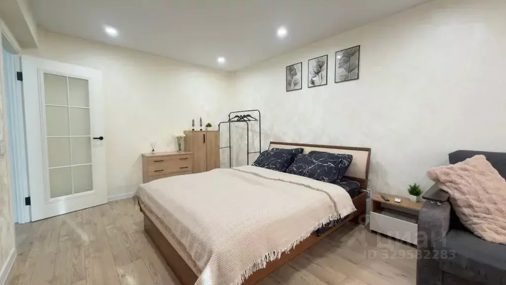 1-к кв. Иркутская область, Ангарск 33-й мкр, 8 (32.0 м) - Фото 1