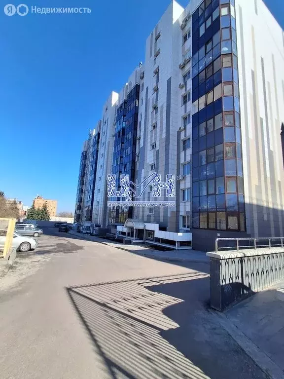 2-комнатная квартира: Курск, улица Гайдара, 26А (72.5 м) - Фото 1