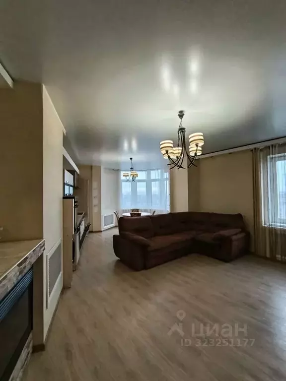 3-к кв. Кировская область, Киров Октябрьский проезд, 18 (80.0 м) - Фото 1