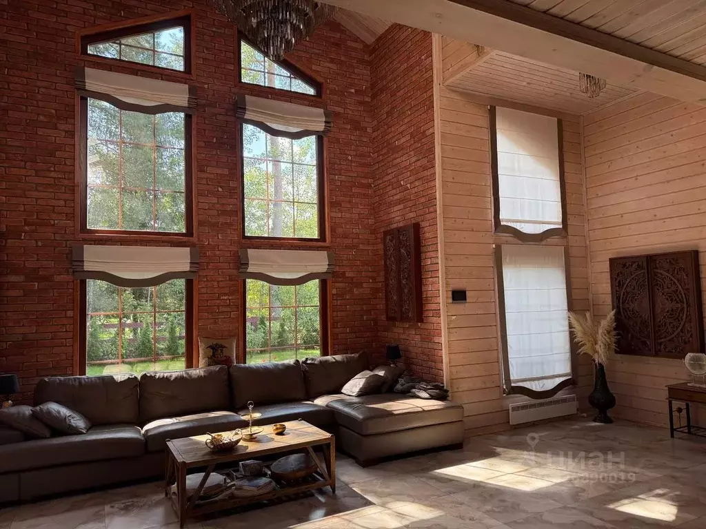 Коттедж в Ленинградская область, Гатчинский муниципальный округ  (300 ... - Фото 2