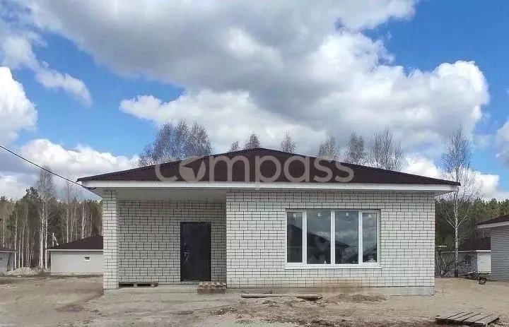 Дом в Тюменская область, Нижнетавдинский район, с. Тюнево  (100 м) - Фото 0