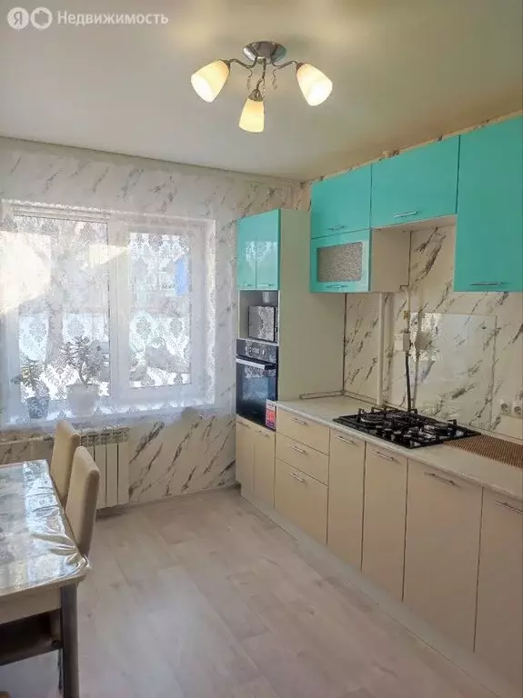 3-комнатная квартира: Омск, улица Лукашевича, 23 (63.1 м) - Фото 1