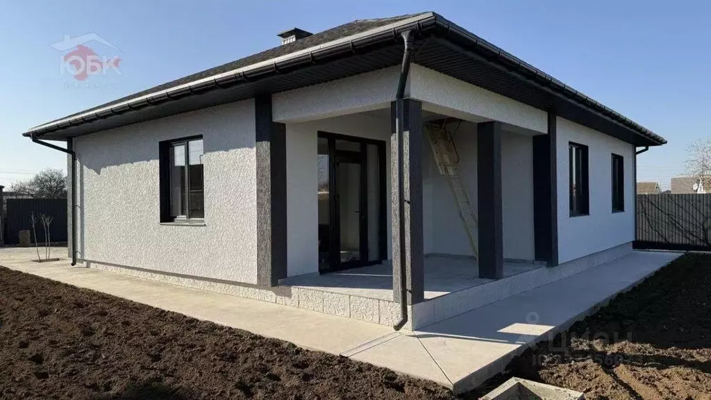 Дом в Крым, Сакский район, Ореховское с/пос, с. Михайловка ул. ... - Фото 2