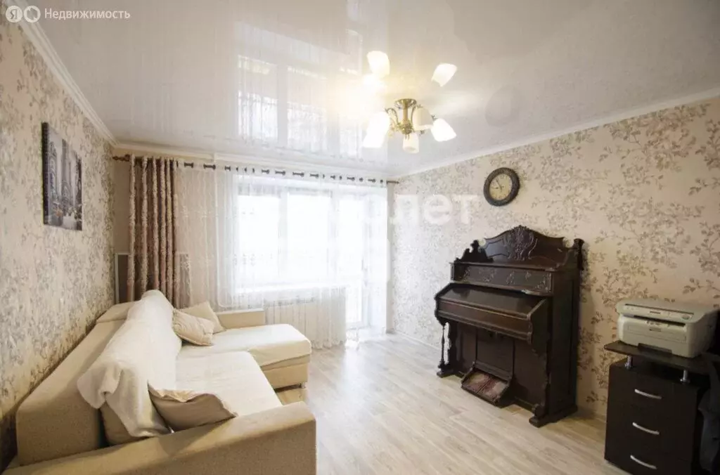 3-комнатная квартира: Омск, улица Химиков, 6 (72.2 м) - Фото 1