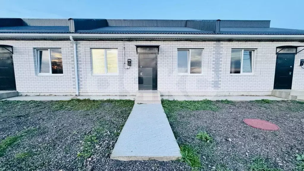 Таунхаус в Краснодарский край, Кореновск ул. Николая Кузнецова, 33 (38 ... - Фото 1