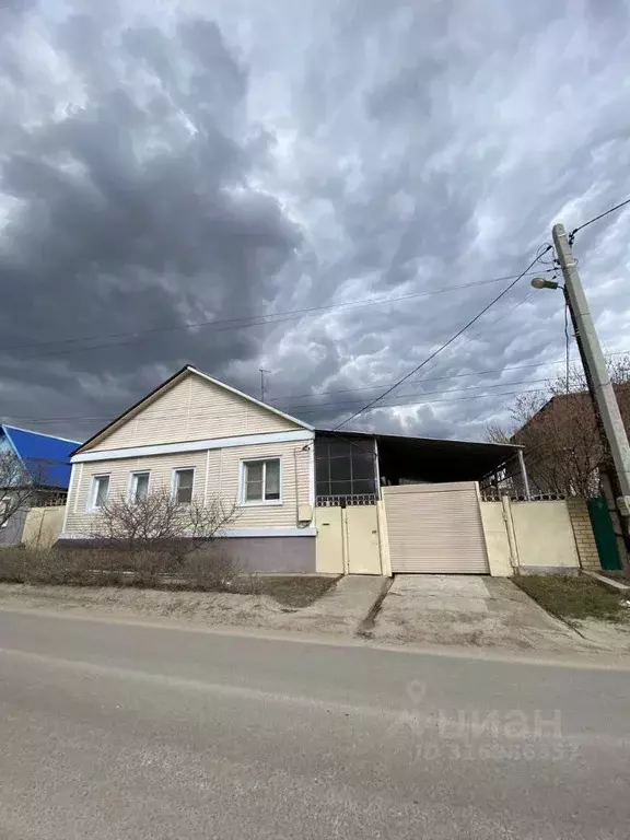 Дом в Волгоградская область, Волгоград Ужгородская ул. (177 м) - Фото 0