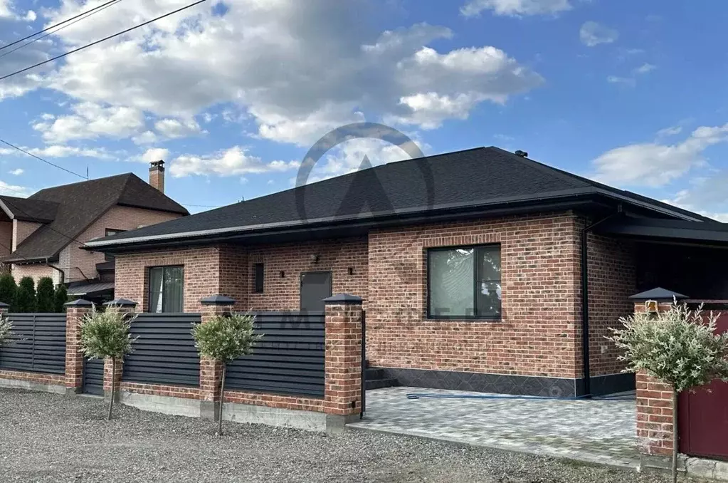 Дом в Краснодарский край, Апшеронск ул. Калинина (155 м) - Фото 1