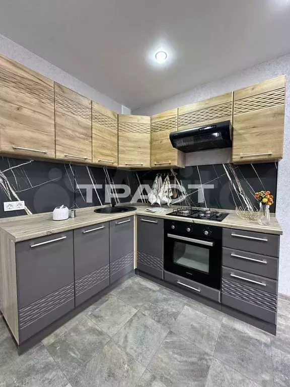 2-к. квартира, 68 м, 1/10 эт. - Фото 0