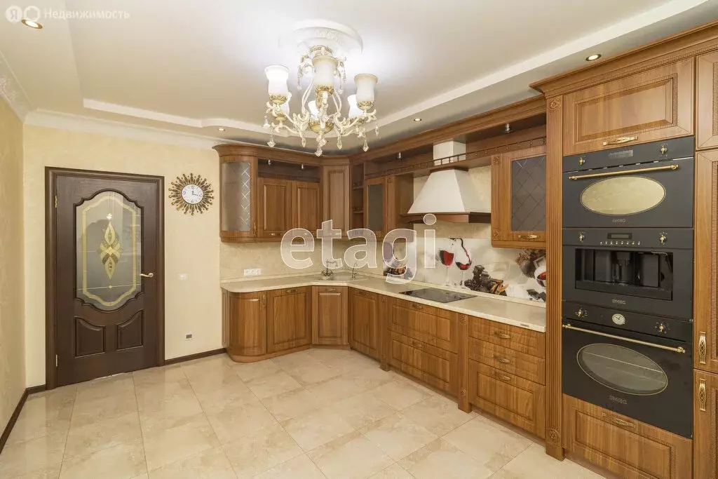 3-комнатная квартира: Тюмень, 6-й микрорайон, улица Валерии ... - Фото 0