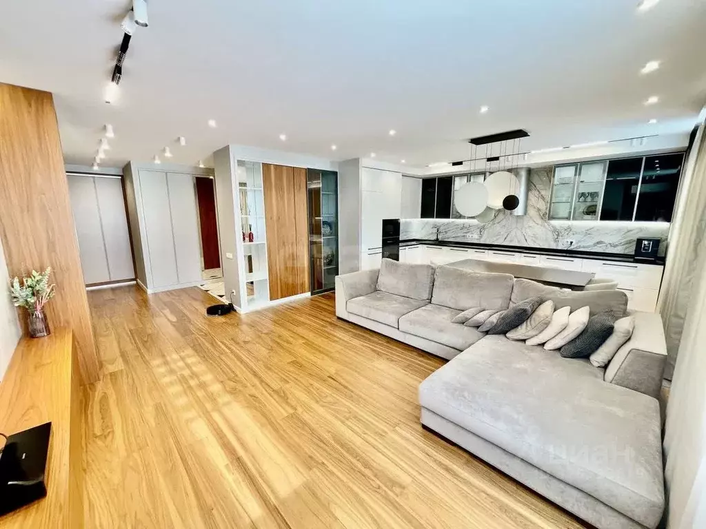 3-к кв. Татарстан, Казань Комсомольская ул., 1 (109.0 м) - Фото 1