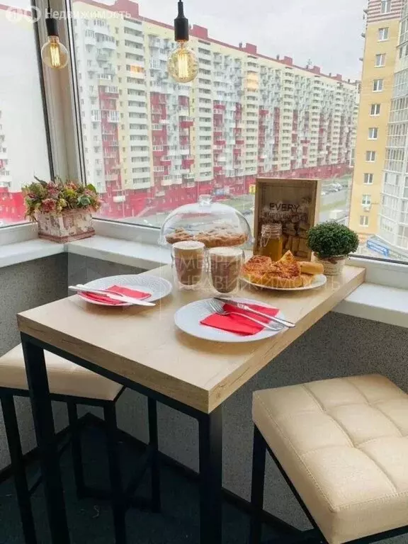 1-комнатная квартира: Тюмень, улица Прокопия Артамонова, 13 (58.8 м) - Фото 1