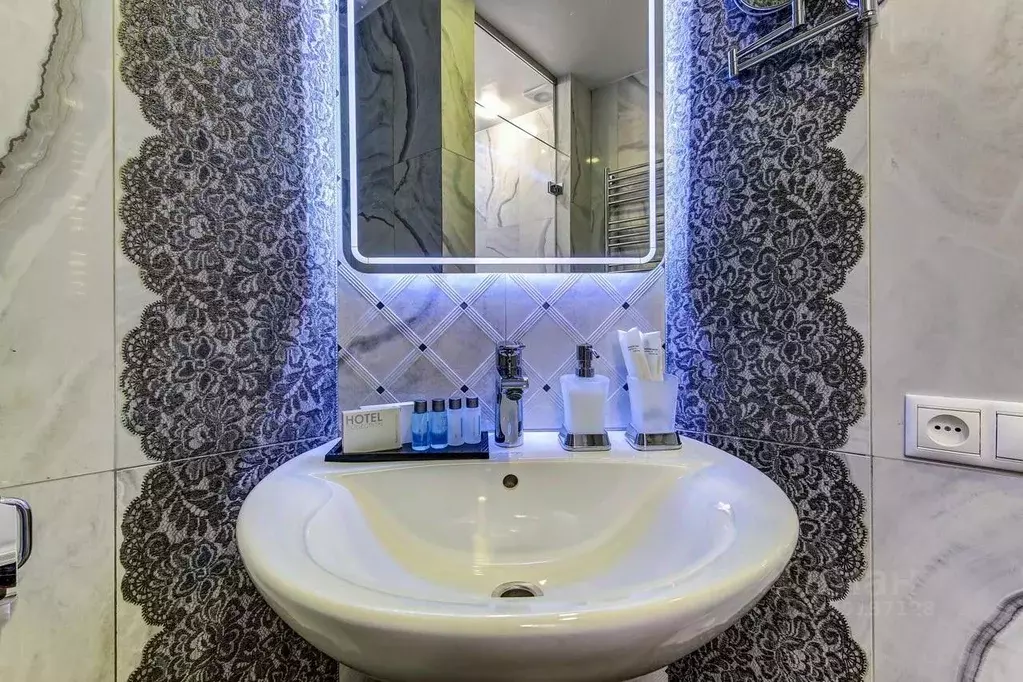 Комната Санкт-Петербург Кузнечный пер., 14б (20.0 м) - Фото 1