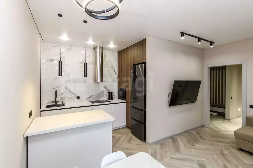 2-к кв. Тюменская область, Тюмень ул. Пожарных и Спасателей, 3к1 (66.6 ... - Фото 1