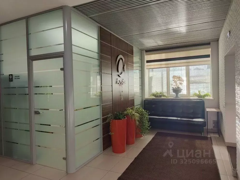 Офис в Свердловская область, Екатеринбург ул. Шаумяна, 73А (18 м) - Фото 1