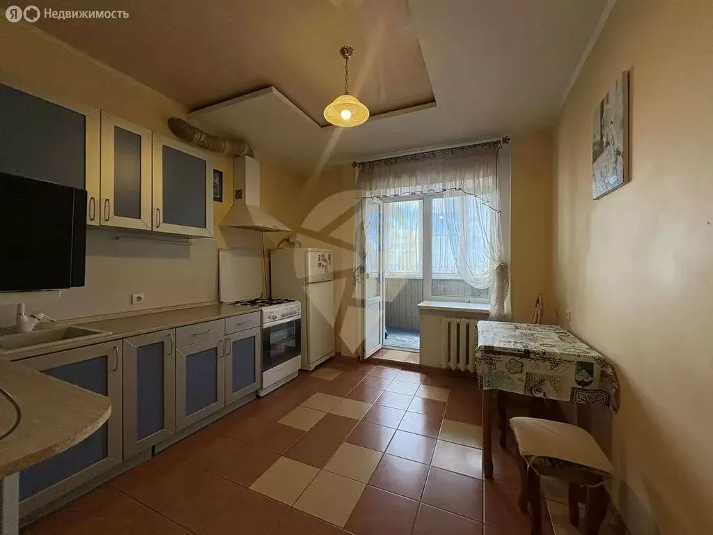 1-комнатная квартира: Губкин, улица Петра Великого, 6 (40.7 м) - Фото 1