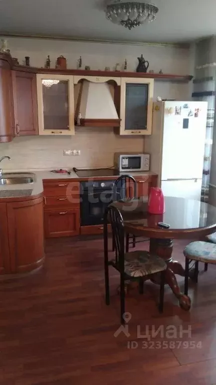 3-к кв. Красноярский край, Красноярск ул. Молокова, 64 (80.0 м) - Фото 1