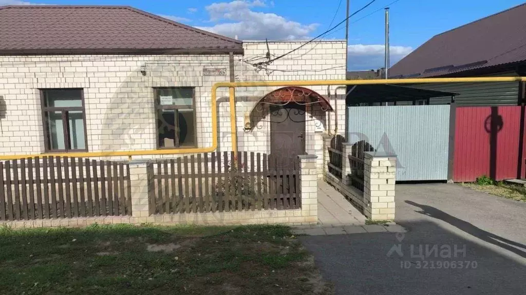 4-к кв. Воронежская область, Новохоперск пл. Революции, 35 (66.8 м) - Фото 1