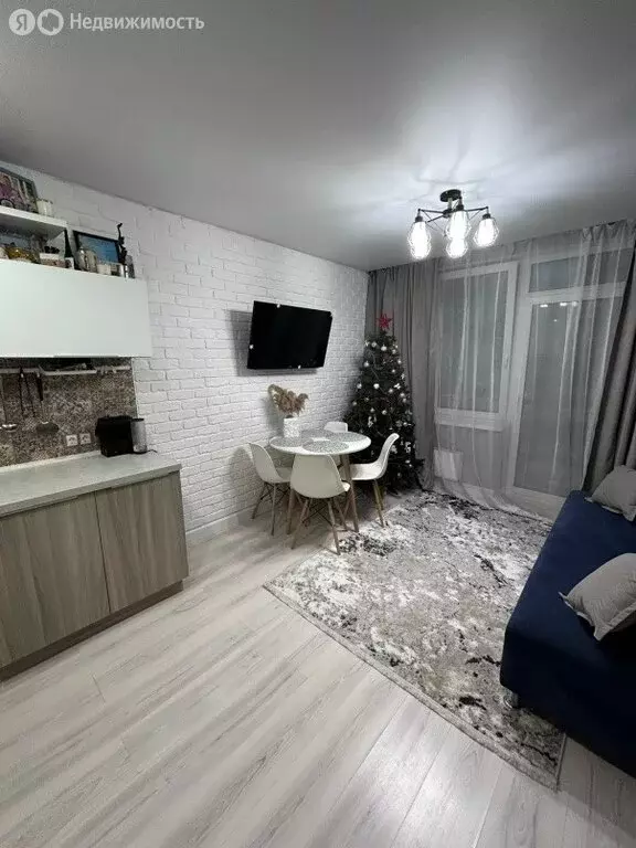 2-комнатная квартира: Екатеринбург, улица Краснолесья, 10 (58.9 м) - Фото 2