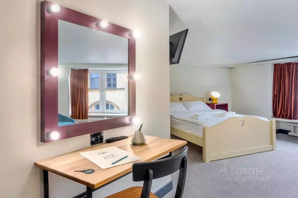 Комната Санкт-Петербург Банковский пер., 3 (25.0 м) - Фото 0
