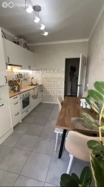 3-комнатная квартира: Нефтекамск, улица Строителей, 31 (71 м) - Фото 2