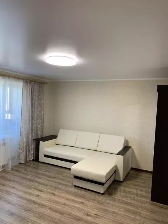 3-к кв. Ростовская область, Каменск-Шахтинский ул. Щаденко, 82 (65.0 ... - Фото 0