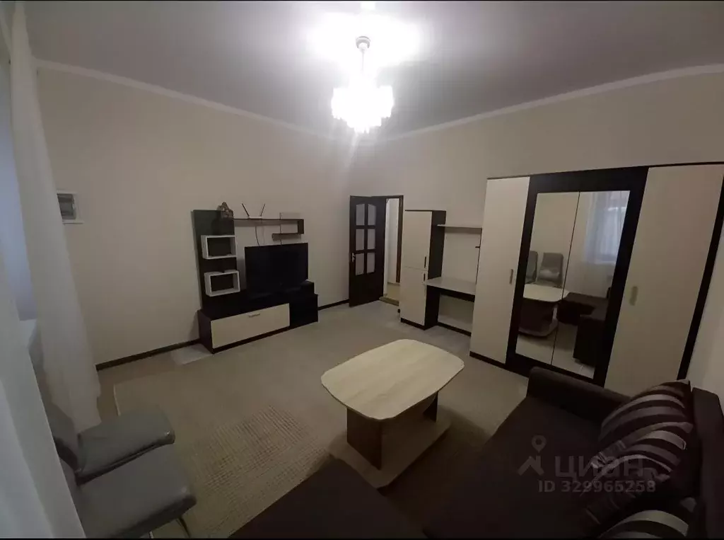 Дом в Крым, Симферополь ул. Калинина (50 м) - Фото 1