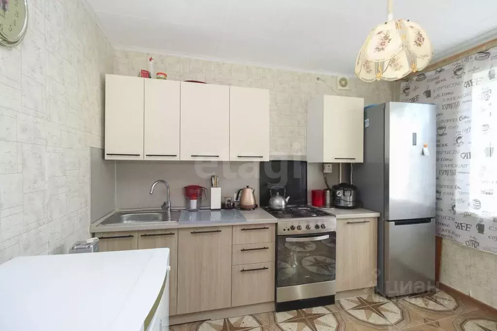 3-к кв. Омская область, Омск Куломзинская ул., 70 (68.6 м) - Фото 1