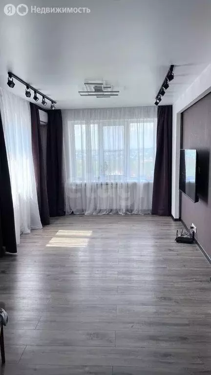 3-комнатная квартира: Ростов-на-Дону, улица Ларина, 41/19 (63 м) - Фото 1