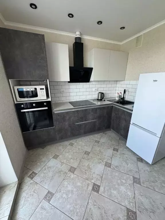 1-к кв. Оренбургская область, Оренбург ул. Братьев Хусаиновых, 2 (35.0 ... - Фото 1