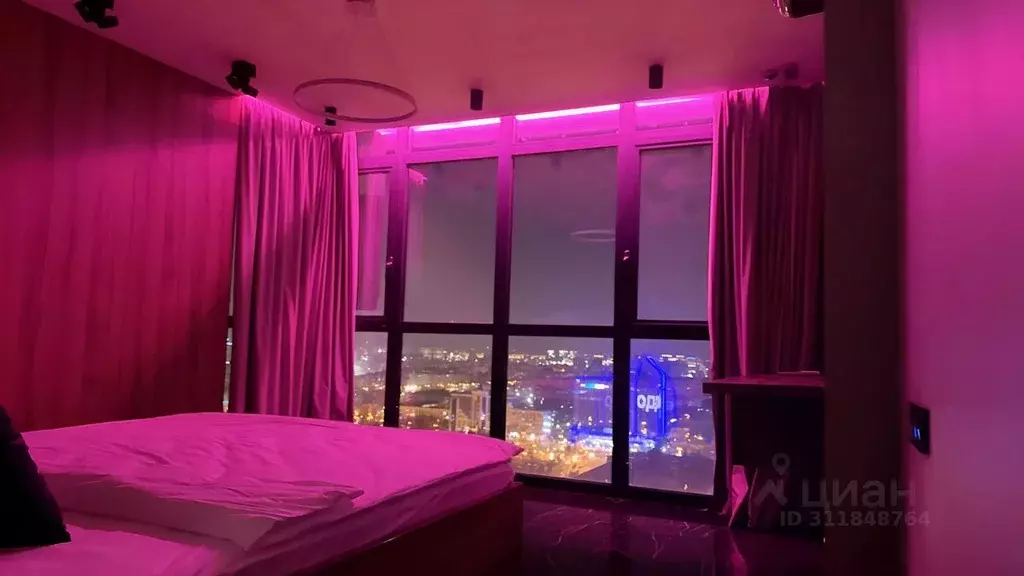 3-к кв. Тюменская область, Тюмень ул. Малыгина, 90 (150.0 м) - Фото 1