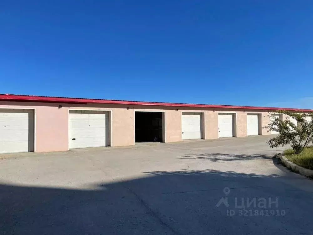 Гараж в Саха (Якутия), Якутск ул. Ларионова, 6Г (28 м) - Фото 1