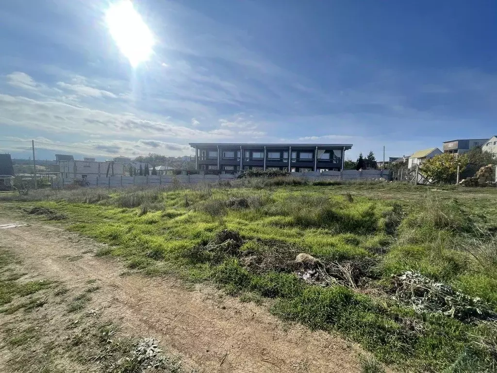 Участок в Севастополь ул. Летчика Алексеева, 9 (8.7 сот.) - Фото 1