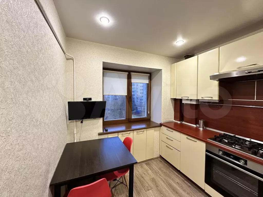 1-к. квартира, 30 м, 5/5 эт. - Фото 0