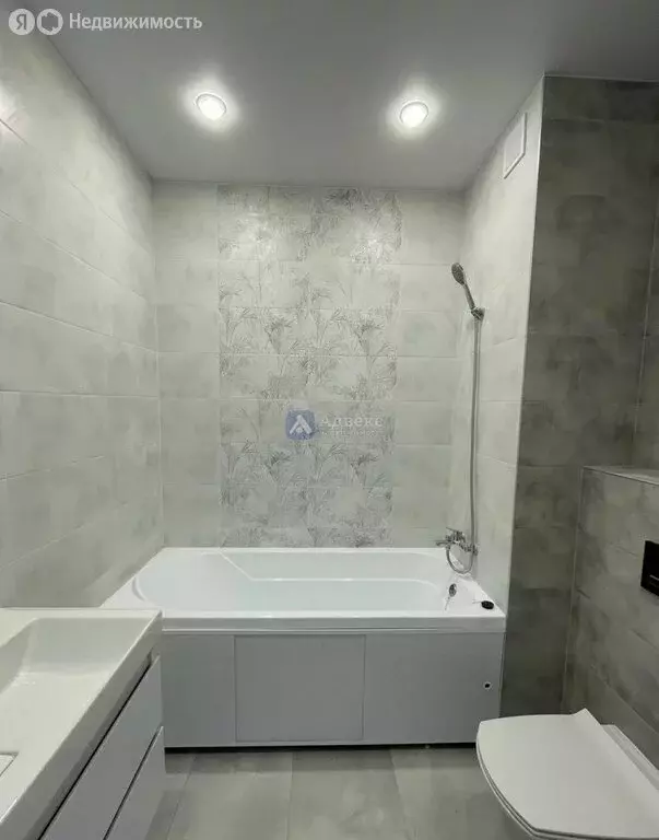 Квартира-студия: Тюмень, микрорайон Антипино, улица Александра ... - Фото 1