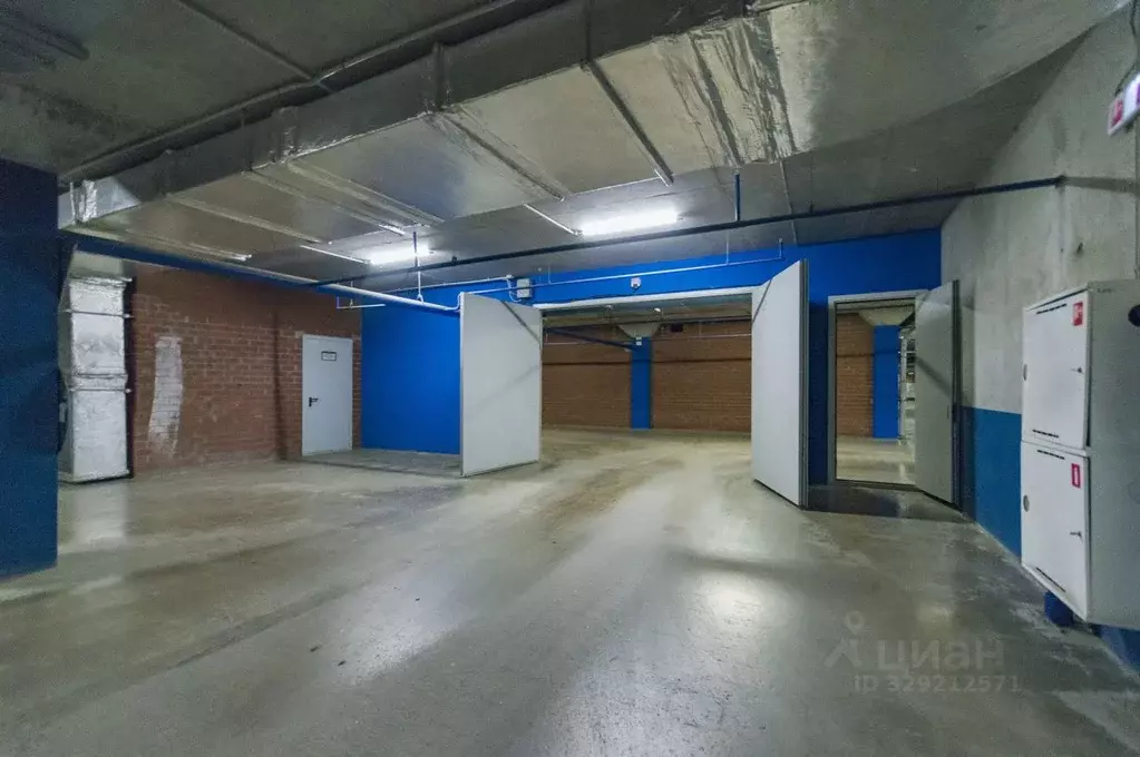 Гараж в Свердловская область, Екатеринбург ул. Громова, 26 (18 м) - Фото 1