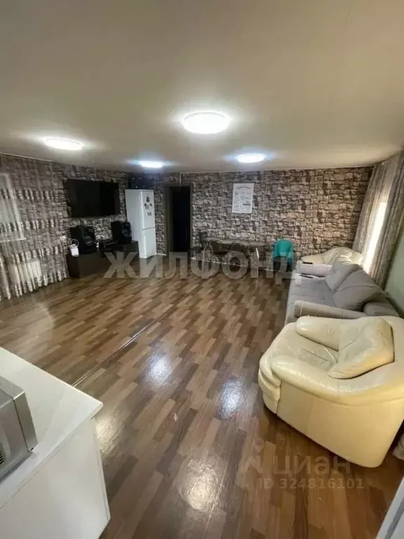 Дом в Новосибирская область, Новосибирск Средний пер., 45 (101 м) - Фото 0