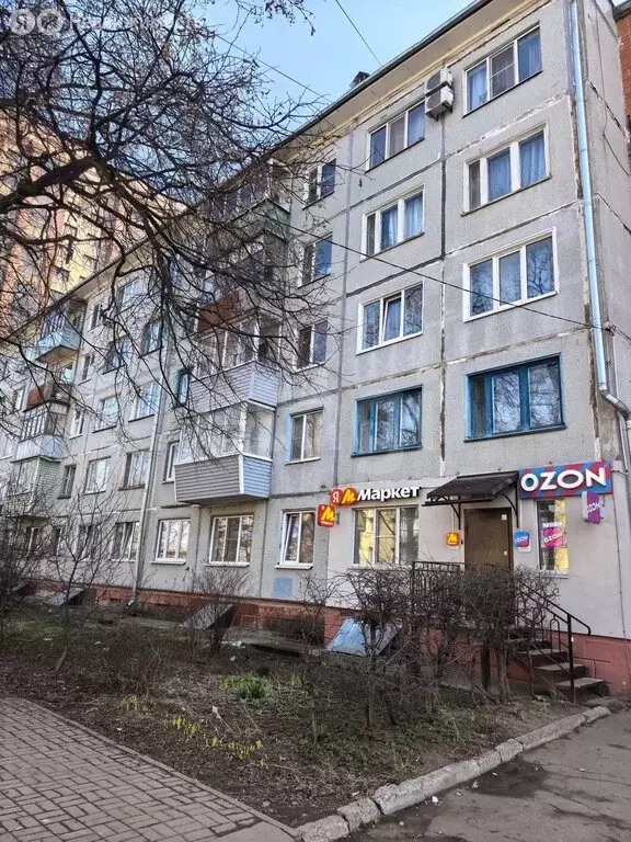 3-комнатная квартира: Калуга, улица Суворова, 21 (72 м) - Фото 1