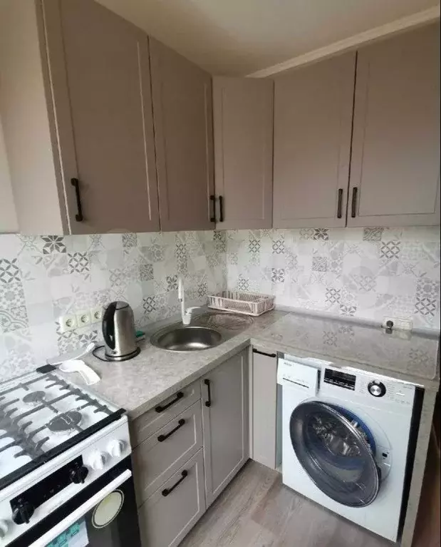 1-к. квартира, 30 м, 5/5 эт. - Фото 0