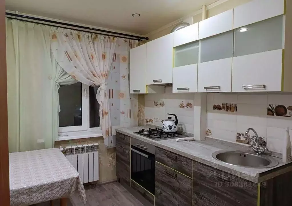 3-к кв. Саратовская область, Энгельс ул. Ломоносова, 21 (60.0 м) - Фото 0